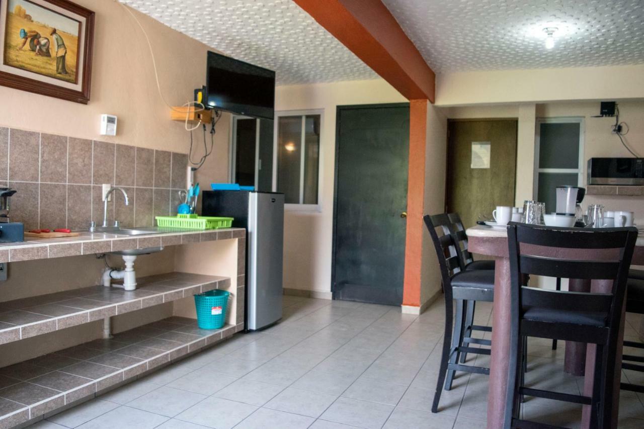 Isabel Suites Zihuatanejo Luaran gambar